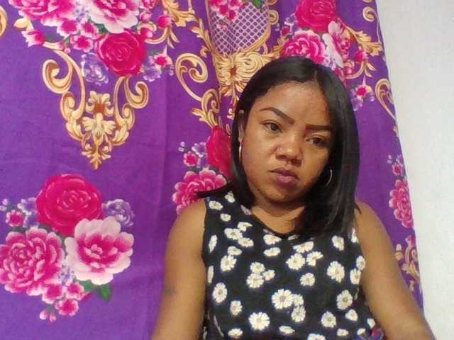 Elyah1a live cam on BongaCams