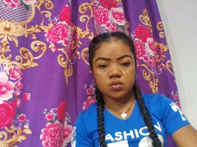 Elyah1a live cam on BongaCams