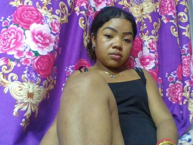 Elyah1a live cam on BongaCams