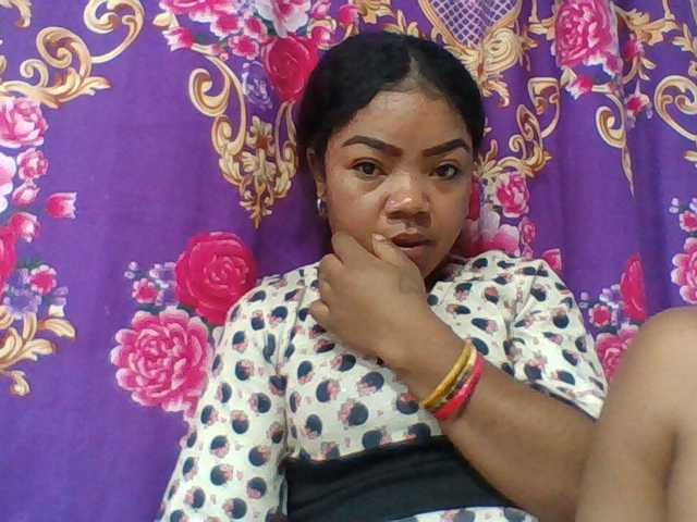 Elyah1a live cam on BongaCams
