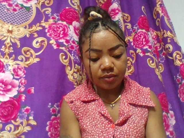 Elyah1a live cam on BongaCams
