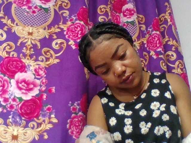 Elyah1a live cam on BongaCams