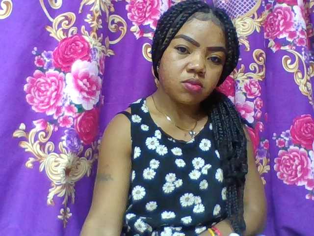 Elyah1a live cam on BongaCams