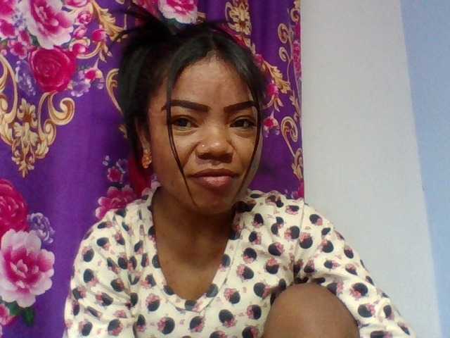 Elyah1a live cam on BongaCams