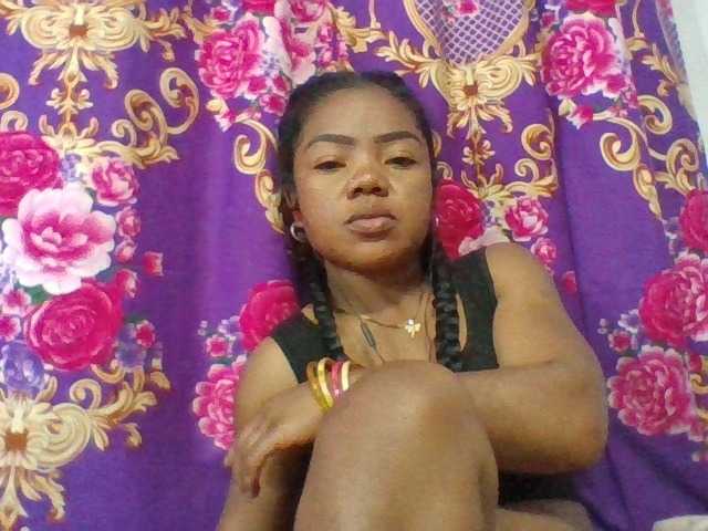 Elyah1a live cam on BongaCams