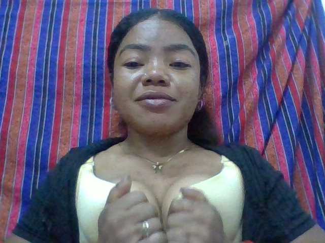 Elyah1a live cam on BongaCams