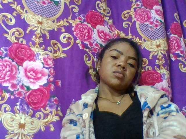 Elyah1a live cam on BongaCams