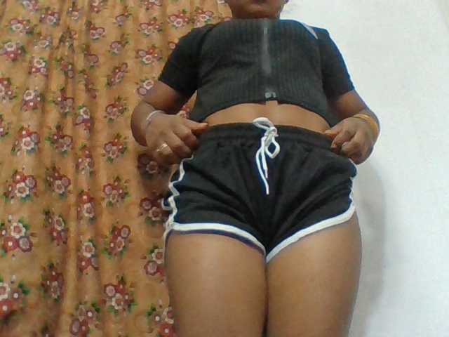 Elyah1a live cam on BongaCams