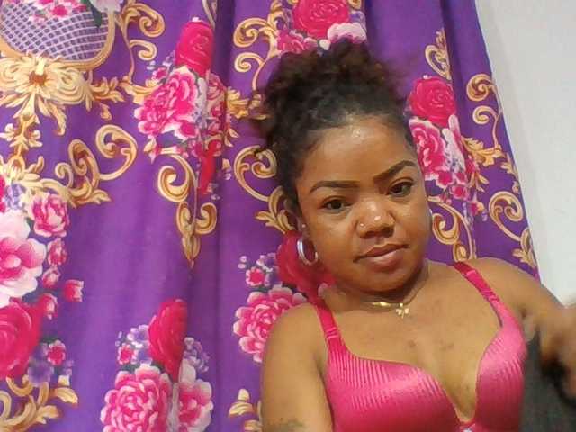 Elyah1a live cam on BongaCams