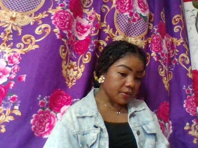 Elyah1a live cam on BongaCams