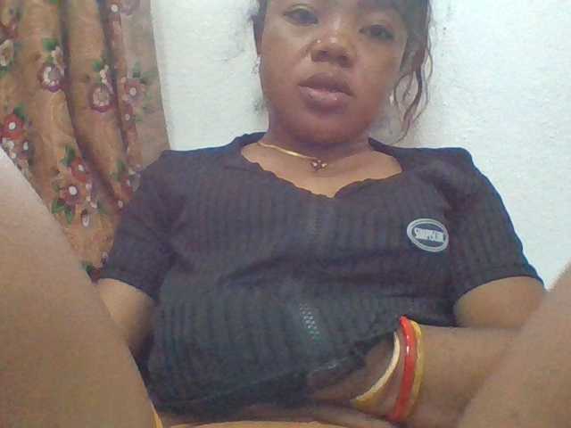Elyah1a live cam on BongaCams