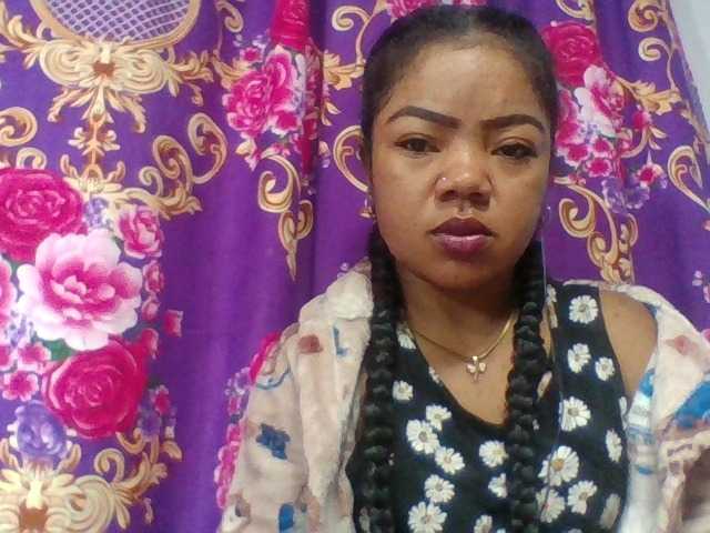 Elyah1a live cam on BongaCams