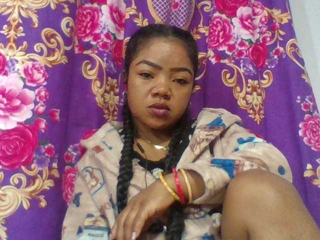 Elyah1a live cam on BongaCams