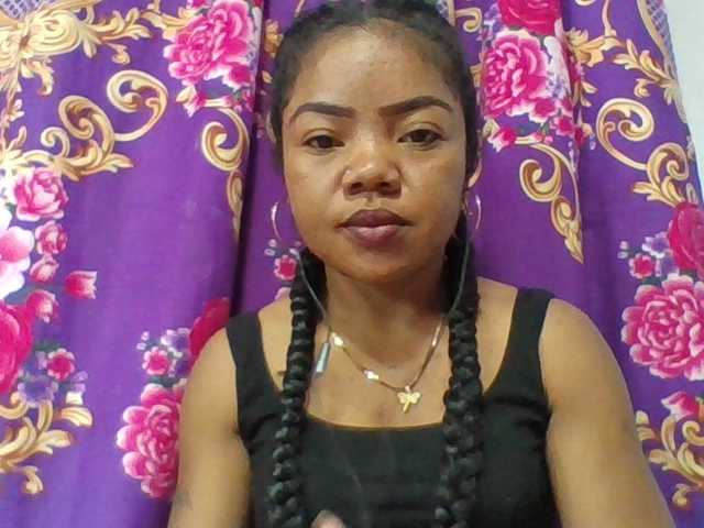 Elyah1a live cam on BongaCams