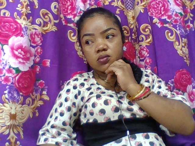 Elyah1a live cam on BongaCams