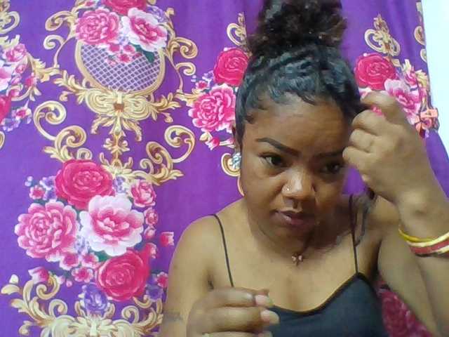 Elyah1a live cam on BongaCams