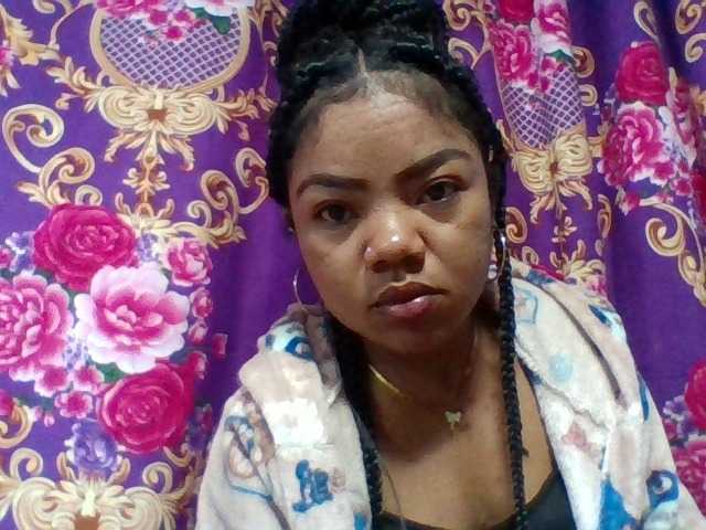Elyah1a live cam on BongaCams