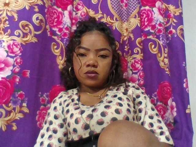Elyah1a live cam on BongaCams