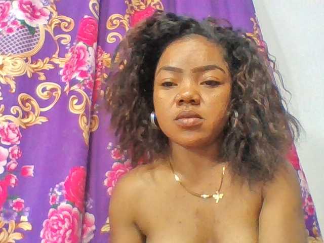 Elyah1a live cam on BongaCams
