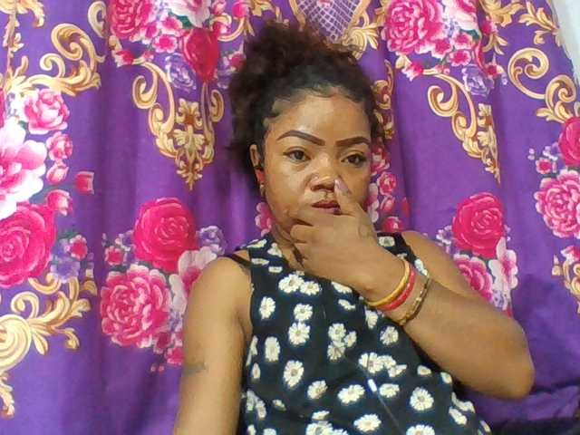 Elyah1a live cam on BongaCams