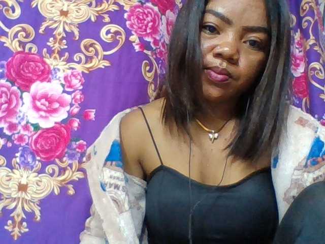Elyah1a live cam on BongaCams