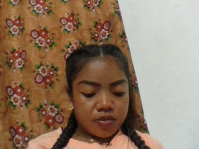 Elyah1a live cam on BongaCams
