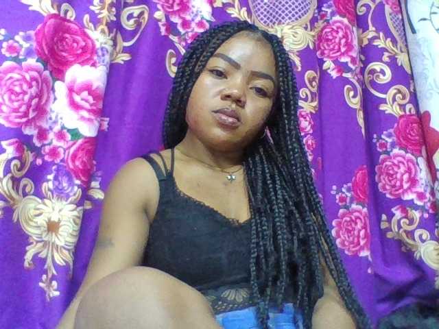 Elyah1a live cam on BongaCams