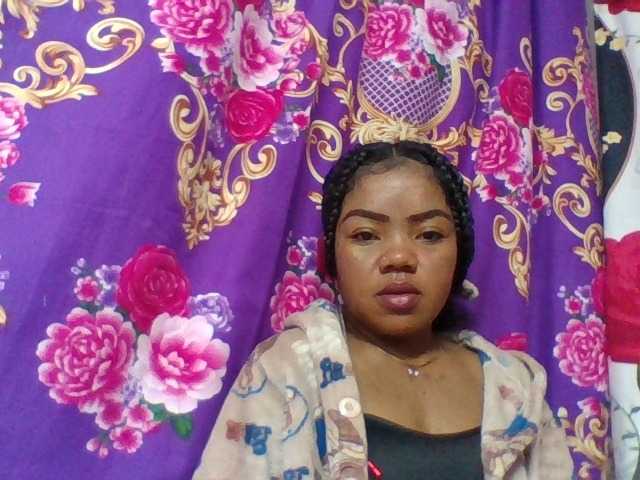 Elyah1a live cam on BongaCams