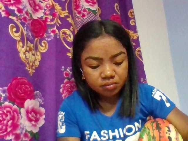 Elyah1a live cam on BongaCams