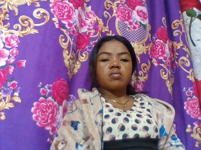 Elyah1a live cam on BongaCams