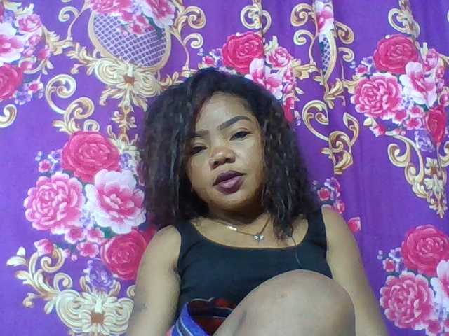 Elyah1a live cam on BongaCams
