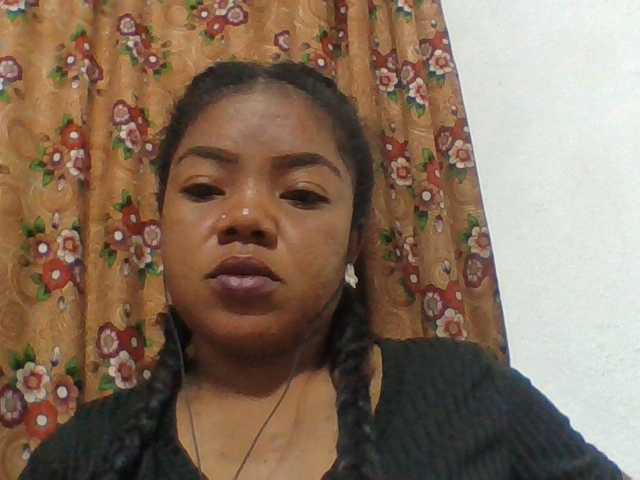 Elyah1a live cam on BongaCams