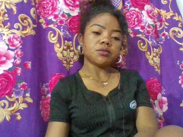 Elyah1a live cam on BongaCams