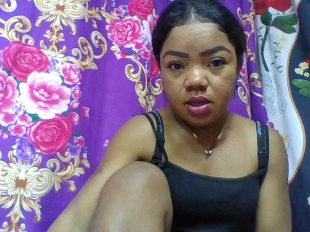 Elyah1a live cam on BongaCams