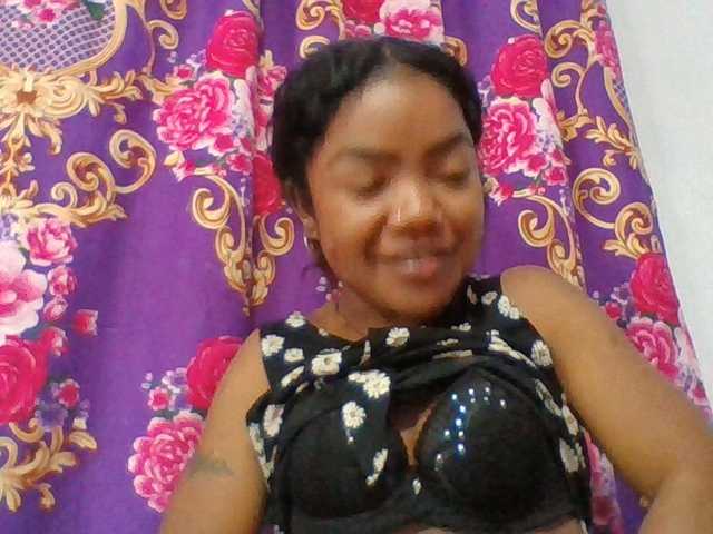 Elyah1a live cam on BongaCams