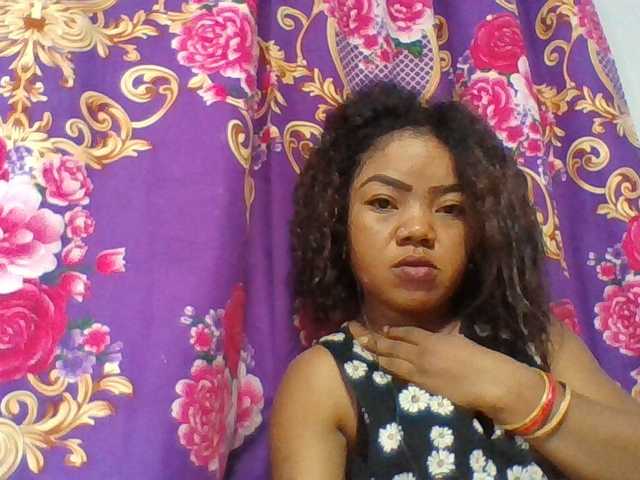 Elyah1a live cam on BongaCams