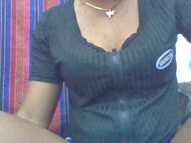 Elyah1a live cam on BongaCams