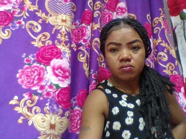 Elyah1a live cam on BongaCams