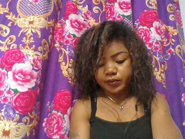 Elyah1a live cam on BongaCams