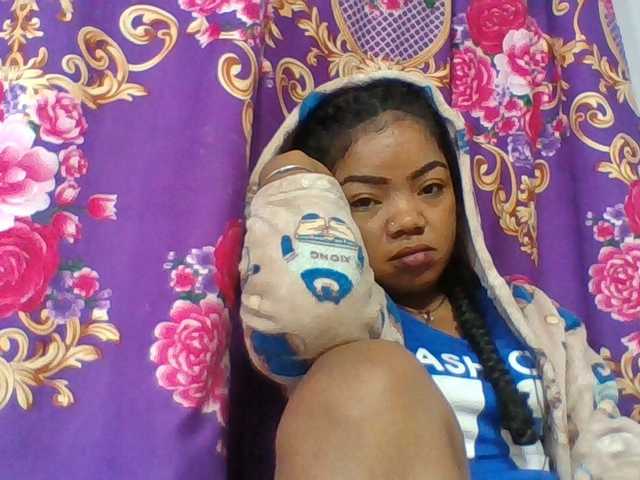 Elyah1a live cam on BongaCams