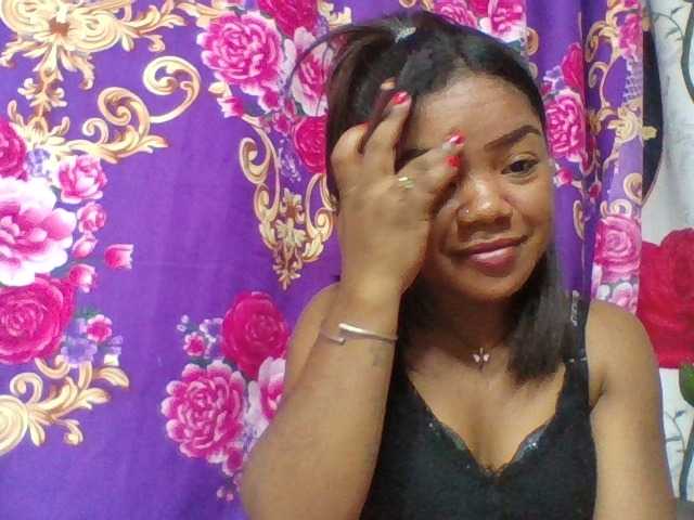 Elyah1a live cam on BongaCams