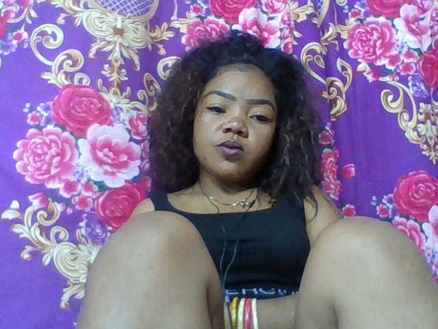 Elyah1a live cam on BongaCams