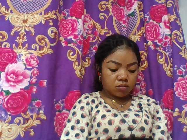 Elyah1a live cam on BongaCams
