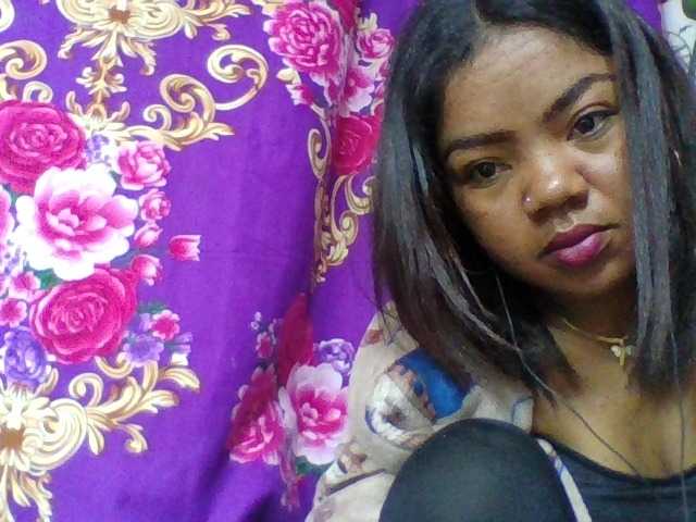 Elyah1a live cam on BongaCams