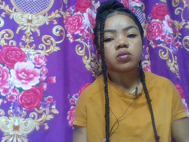 Elyah1a live cam on BongaCams