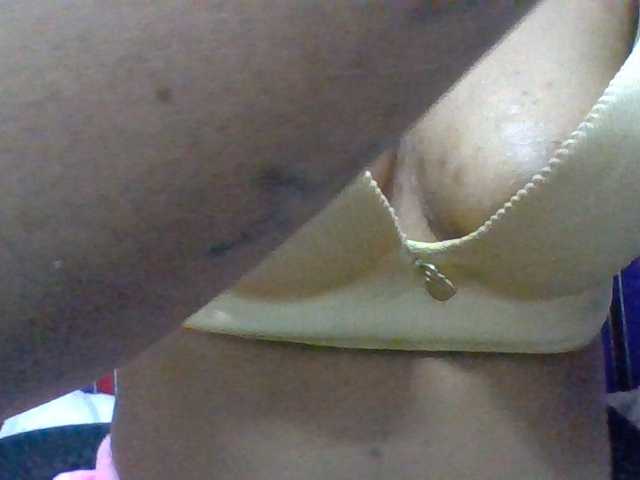 Elyah1a live cam on BongaCams