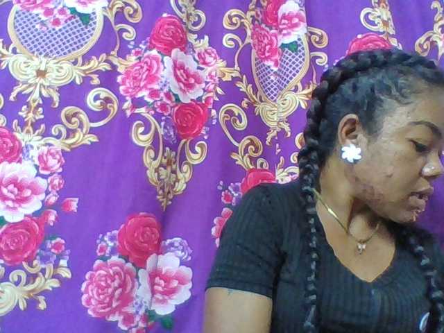 Elyah1a live cam on BongaCams