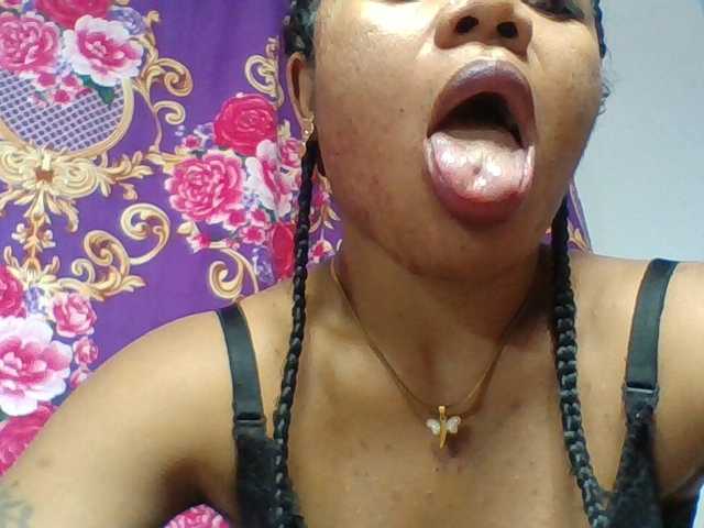 Elyah1a live cam on BongaCams