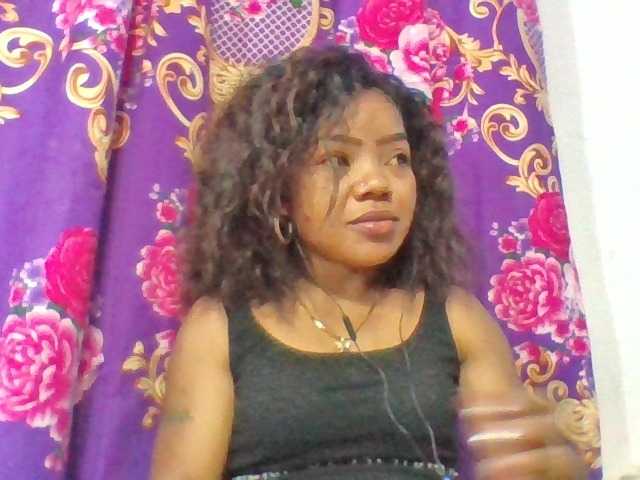 Elyah1a live cam on BongaCams