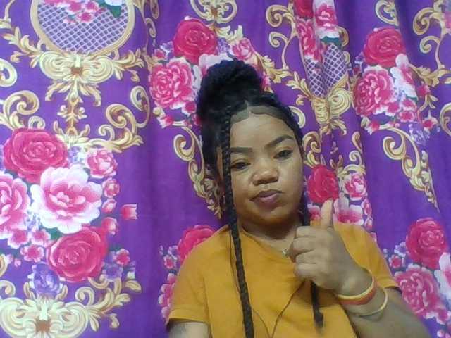 Elyah1a live cam on BongaCams